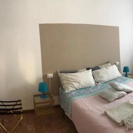 A Due Passi Dal Lumière Couette-café Bologne