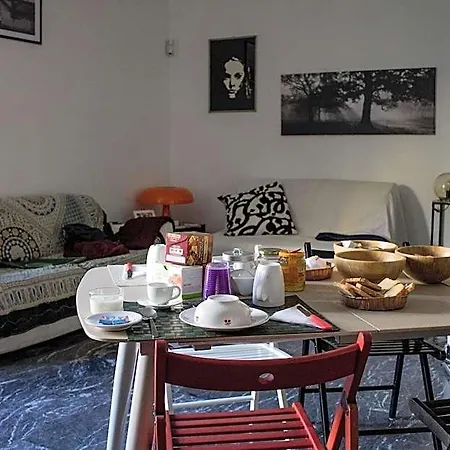 A Due Passi Dal Lumière Couette-café