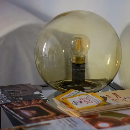 A Due Passi Dal Lumiere Alojamento de Acomodação e Pequeno-almoço Bolonha
