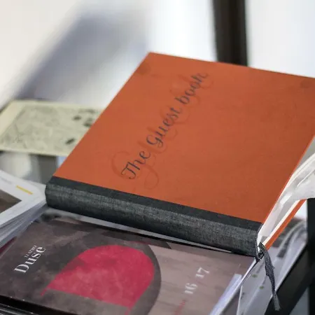 A Due Passi Dal Lumiere