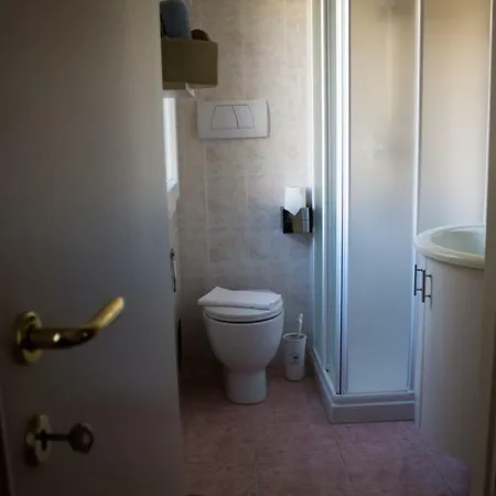 Panzió A Due Passi Dal Lumiere Bologna